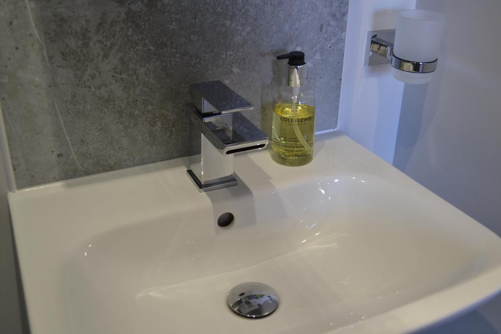 Corra Lynn Bed and Breakfast Whitby Esterno foto
