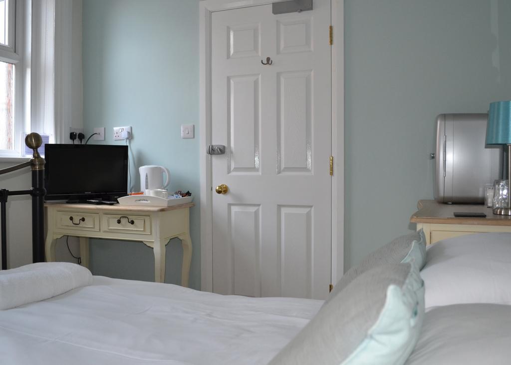Corra Lynn Bed and Breakfast Whitby Esterno foto