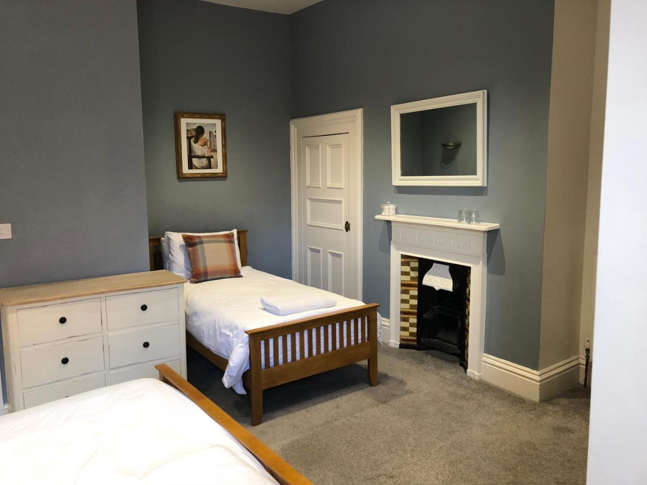Corra Lynn Bed and Breakfast Whitby Esterno foto