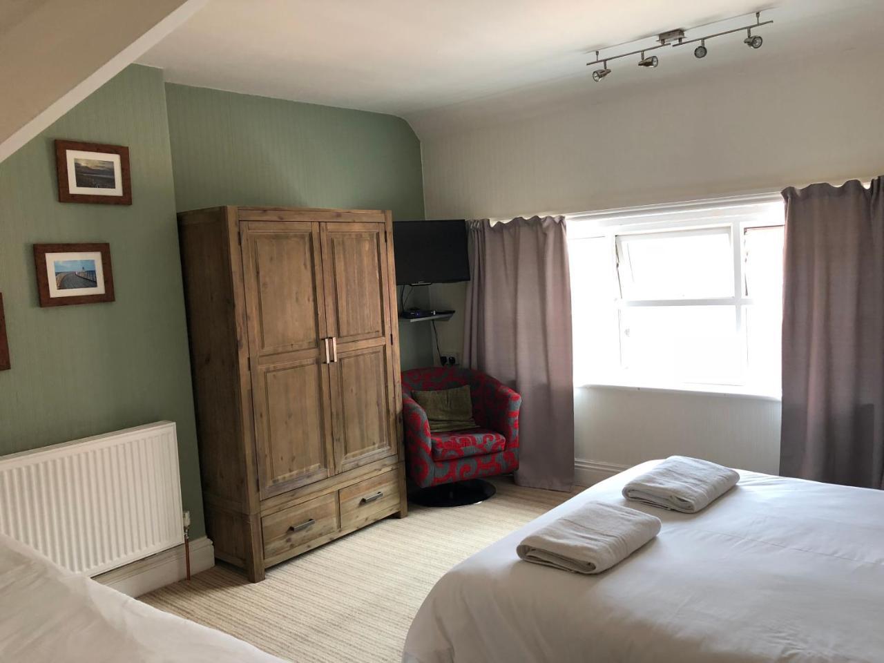 Corra Lynn Bed and Breakfast Whitby Esterno foto