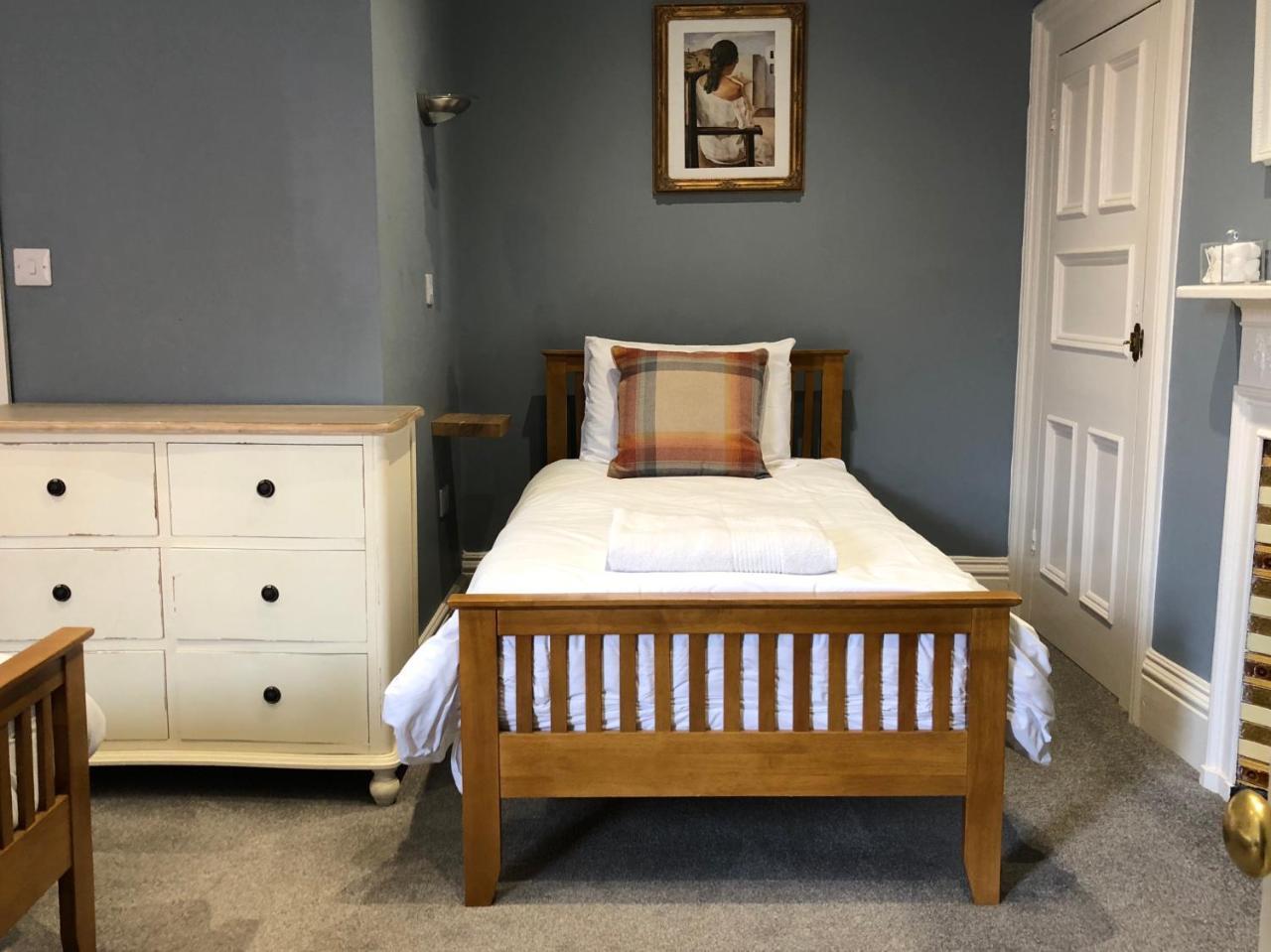 Corra Lynn Bed and Breakfast Whitby Esterno foto
