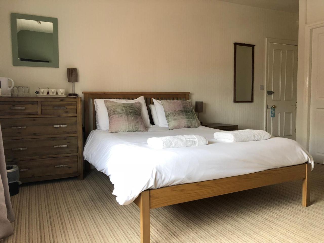 Corra Lynn Bed and Breakfast Whitby Esterno foto
